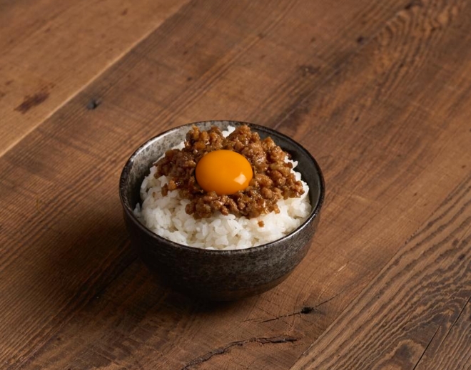 猛雞鍋月見肉燥飯