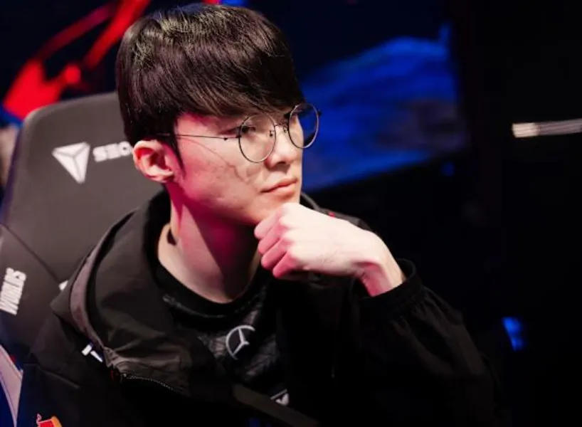 SKT T1 中路選手 Faker 以穩定的發揮,與團隊共同拿下勝利