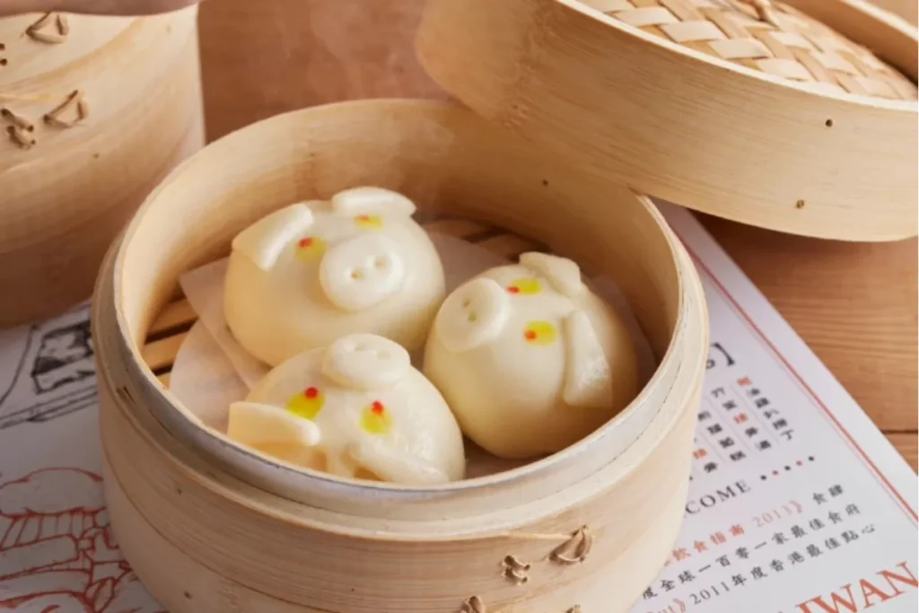 點點心招牌「豬仔流沙包」