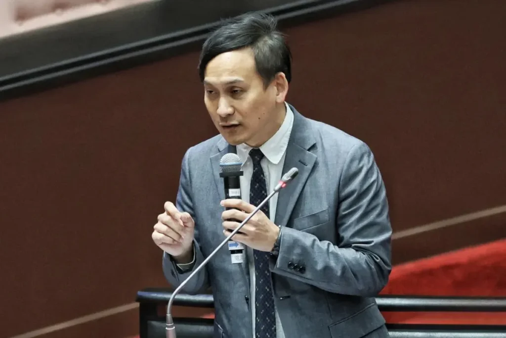 葉元之罷免原因:藐視保密規範、配合黨意擴權立法與削弱民間監督權