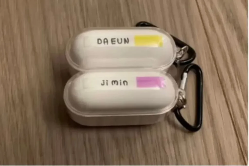 宋多恩曾曬出標有兩人名字的同款耳機