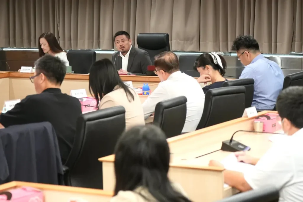 最低工資審議會今(26)日舉行,勞方審議委員盼繼續調漲