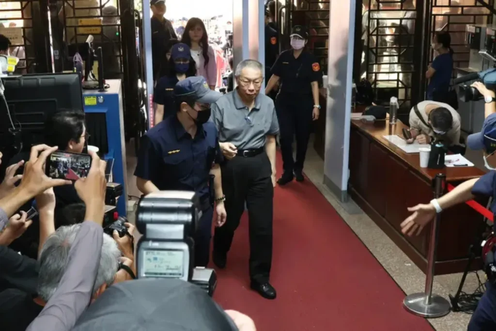 北檢抗告成功，北院今早重開羈押庭，庭上柯文哲對法官說「寧做曼德拉、不做伍子胥」