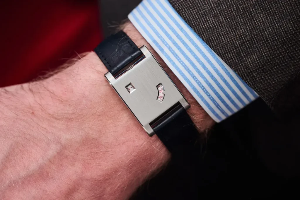 Cartier Tank à Guichets / 圖片取自網路