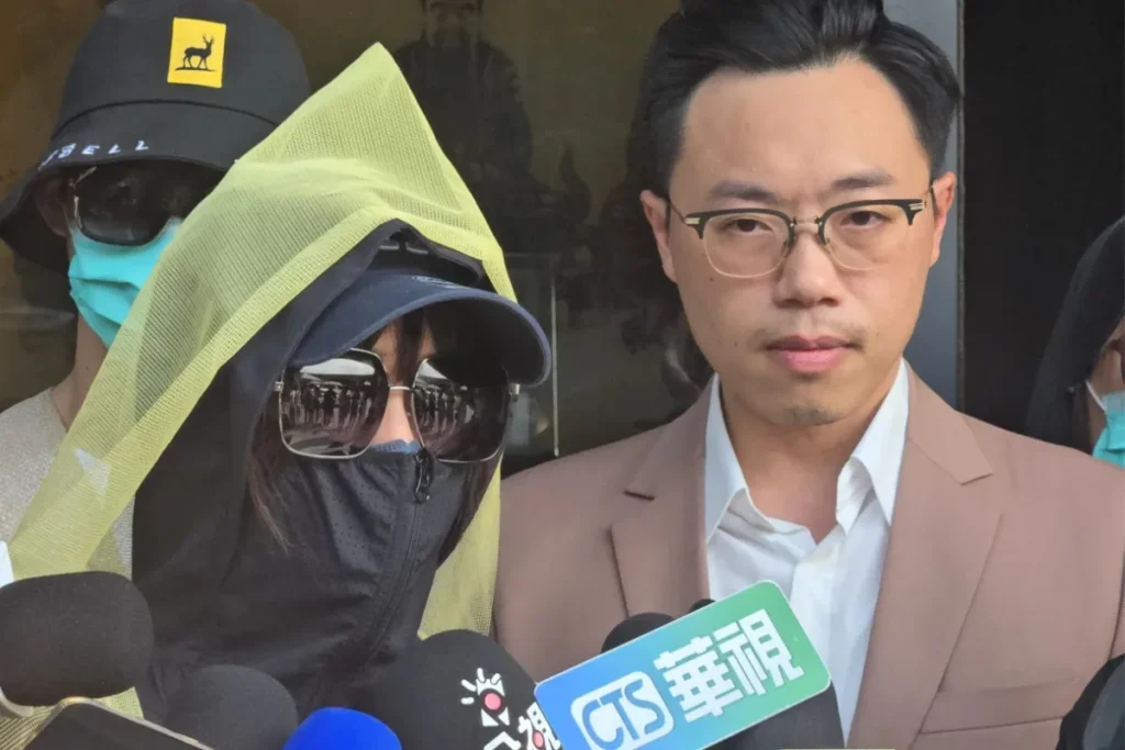 受紫靈宮詐騙輕生死者家屬在靈堂前開記者會