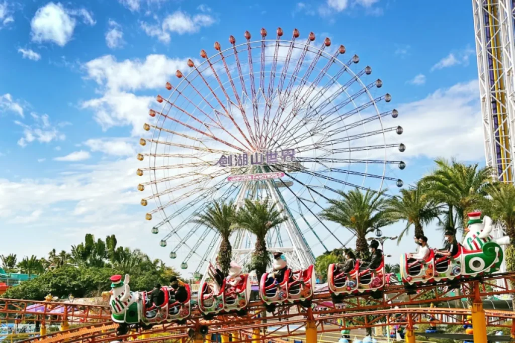2026 國旅補助:留宿送指頂遊樂園門票