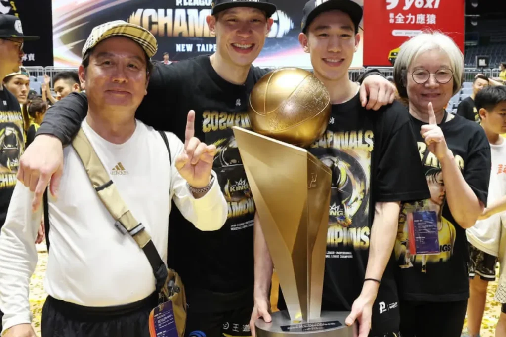 林書豪弟弟一起拿下冠軍一圓林書豪夢想