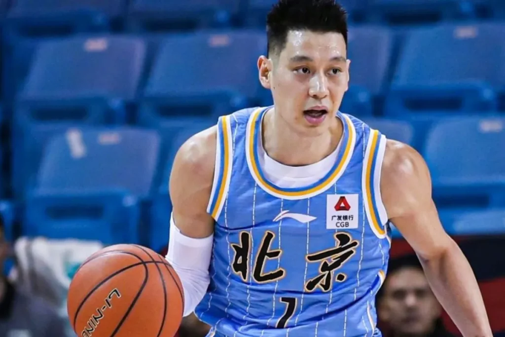 林書豪曾在 CBA 效力一段時期 