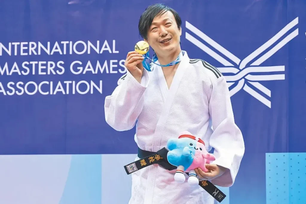 蕭煌奇在2025世壯運帕拉柔道90公斤級賽事，以直落二奪金