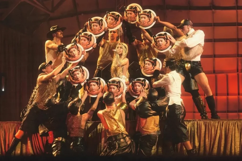 蔡依林演唱會爭議:從巨牛到巨蛇,全被誤會成邪教、光明會現祭儀式