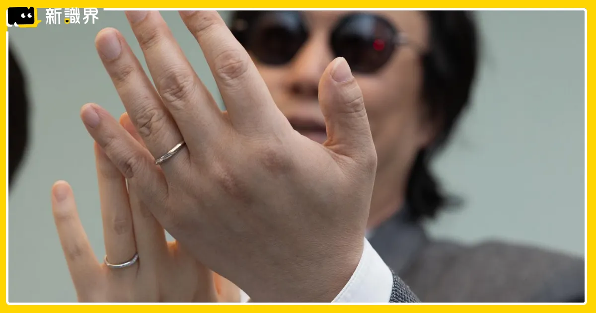 蕭煌奇結婚了！金曲歌王曬婚戒宣布升格人夫，老婆身分曝光