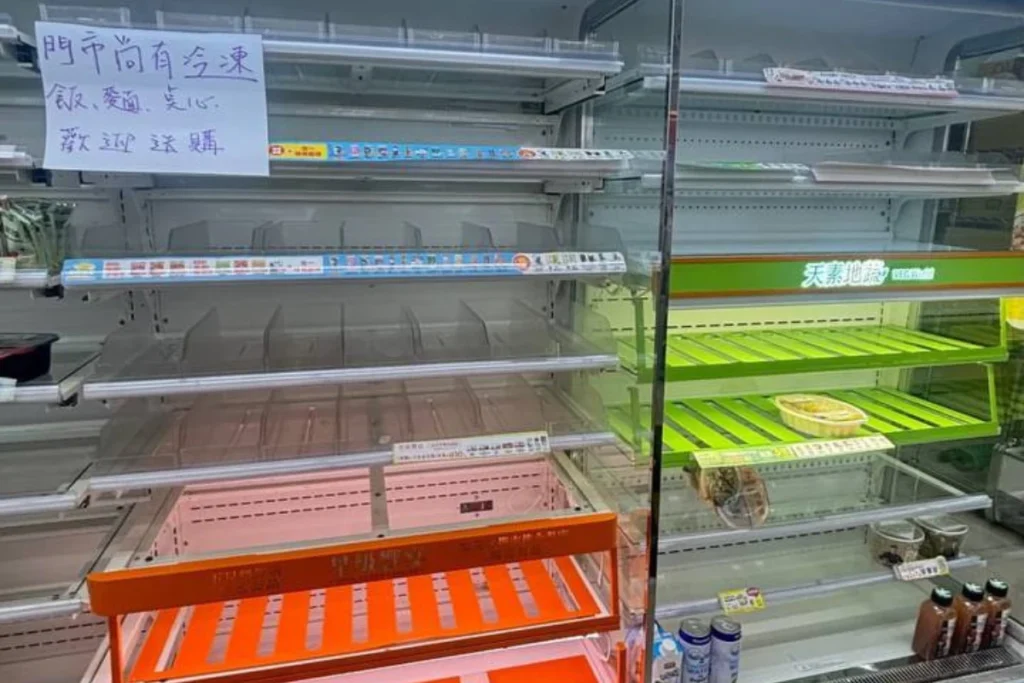統昶火災後兩天台中 7-11 冷藏架空空