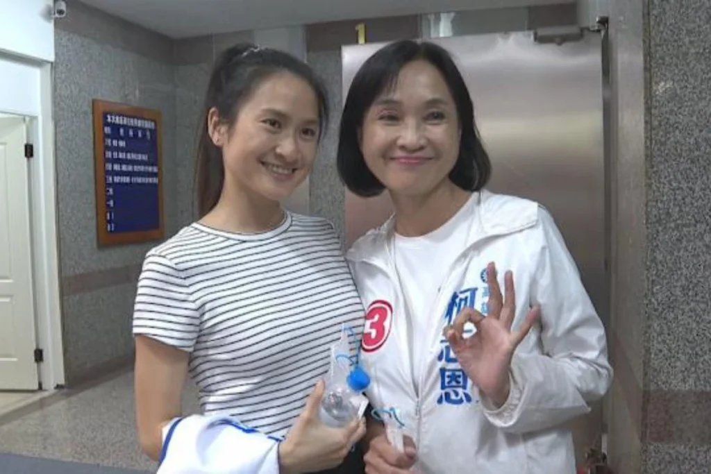 柯志恩女兒曾在 2022 年市長選舉為母親站台