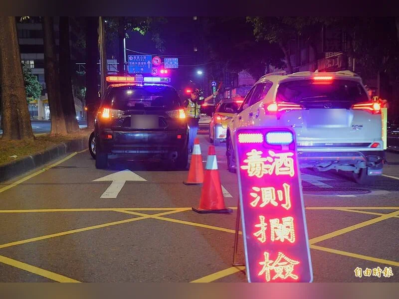 毒駕罰則新制 10 月 31 日上路，初犯機車罰 12 萬、汽車罰 15 萬。圖片來源：自由時報（記者吳亮儀攝），車牌經模糊處理