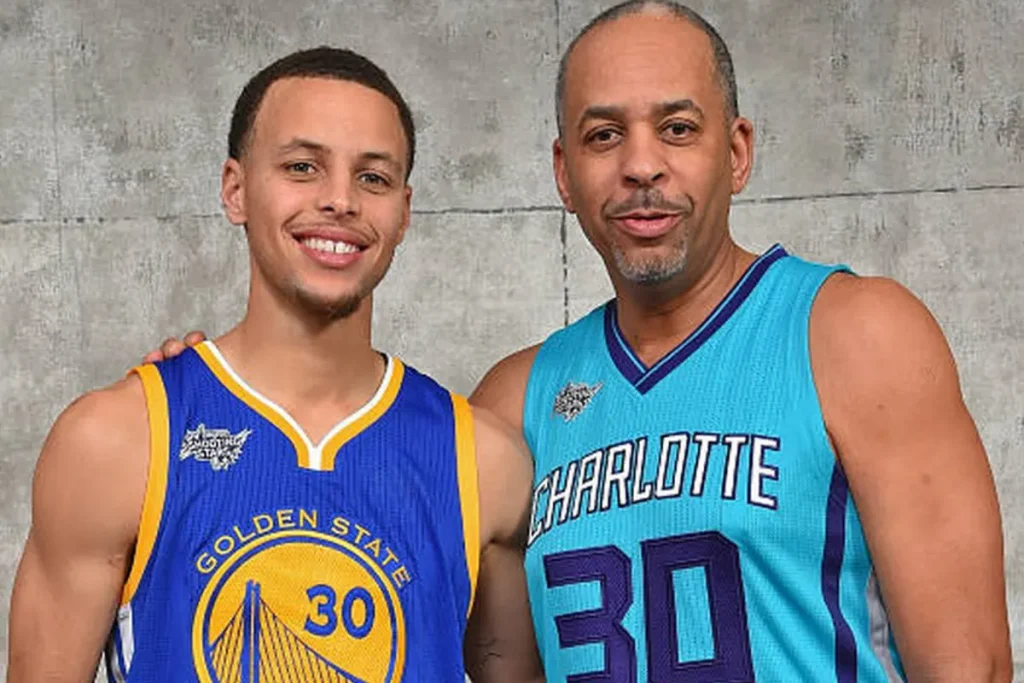 柯瑞的父親Dell Curry也是神射手