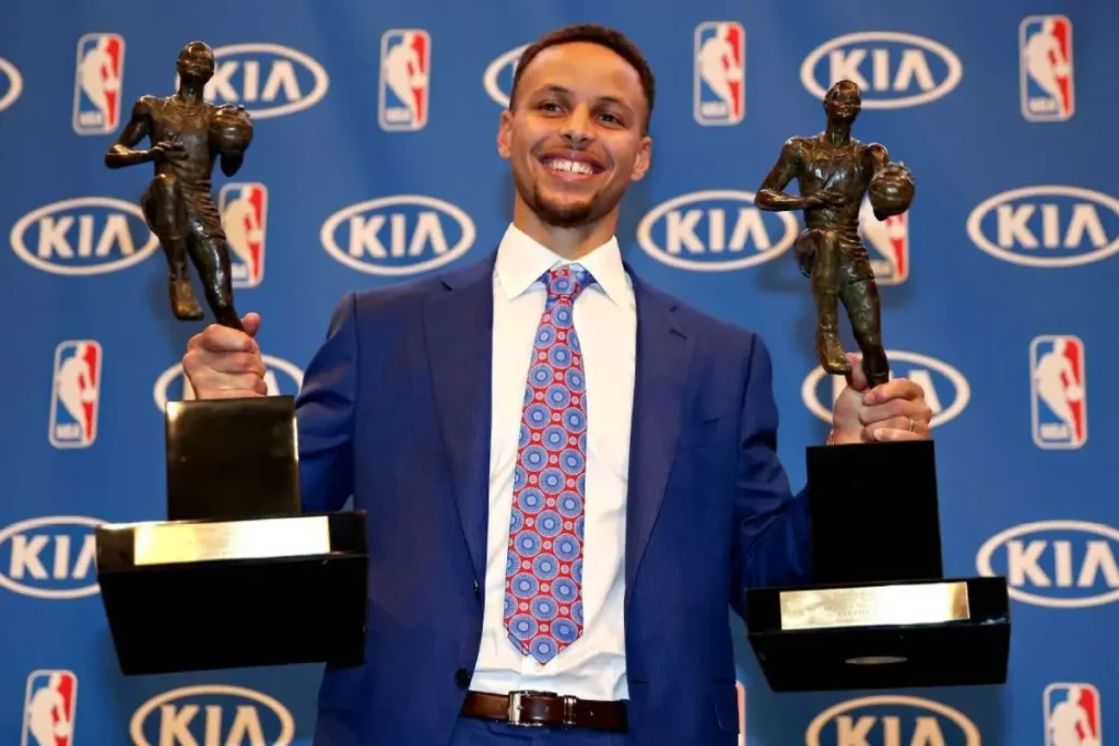 柯瑞在巔峰時拿下驚人的全票MVP