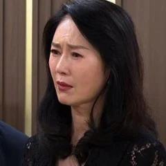 李珍妮(李秀萍)